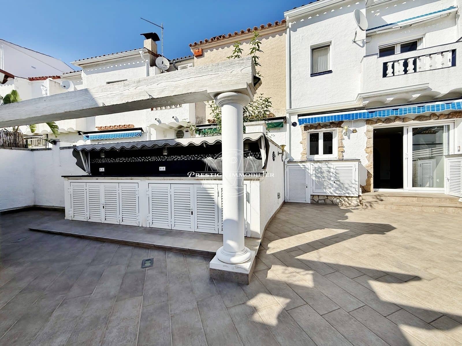 2 Zimmer Villa zu verkaufen in Empuriabrava mit Pool - 439.000 € (Ref: 10059990)