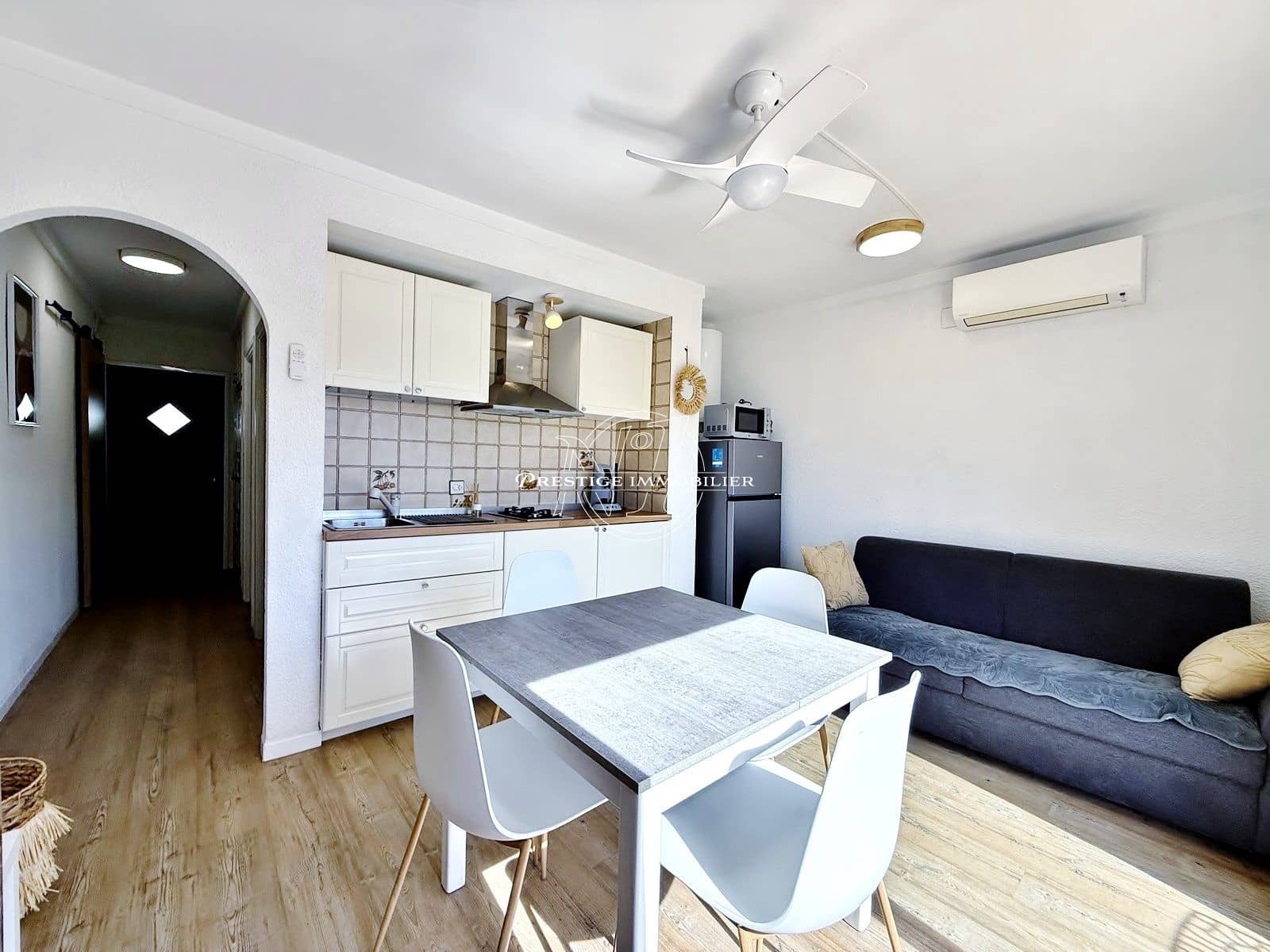 1 makuuhuone Huoneisto myytävänä paikassa Roses mukana uima-altaan - 149 000 € (Ref: 10070245)