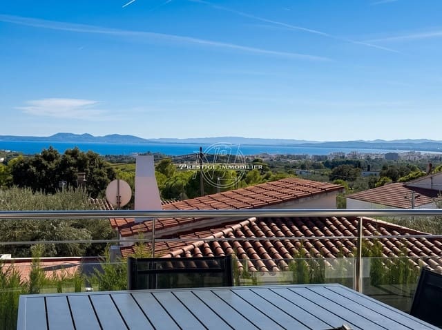 4 chambre Villa/Maison à vendre à Roses avec piscine - 595 000 € (Ref: 10078149)