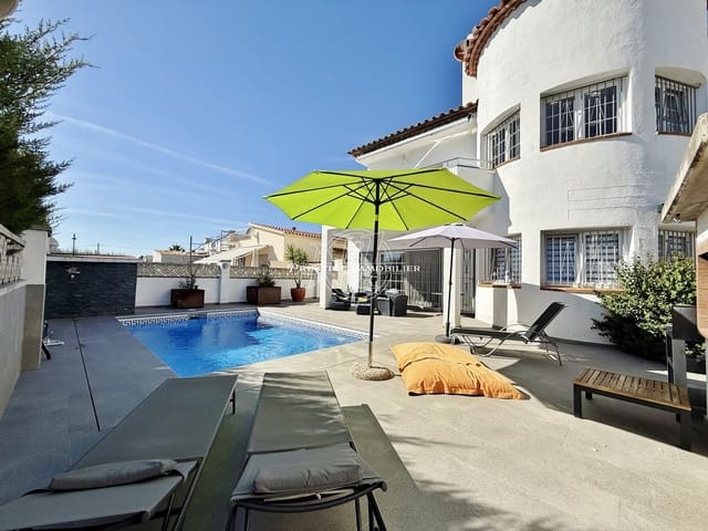 4 chambre Villa/Maison à vendre à Roses avec piscine - 595 000 € (Ref: 10078149)