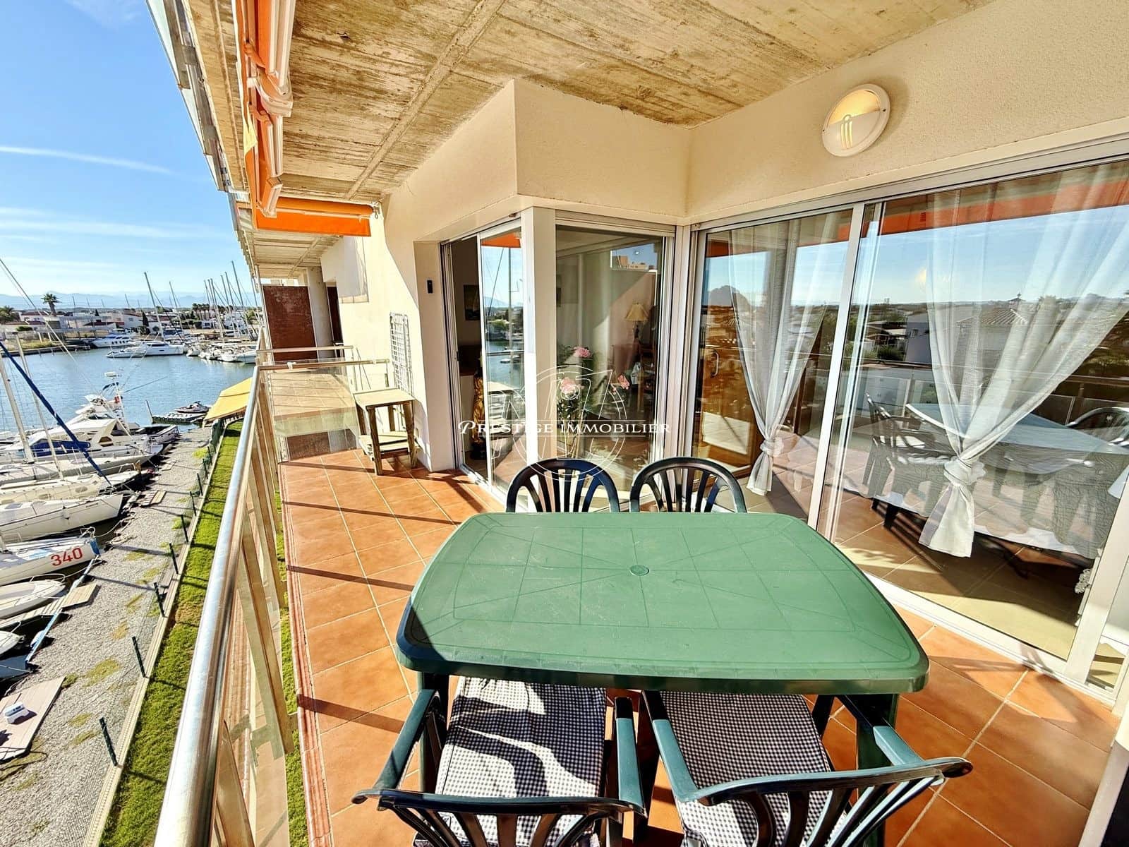 2 soverom Leilighet til salgs i Roses med svømmebasseng - € 328 000 (Ref: 10080057)