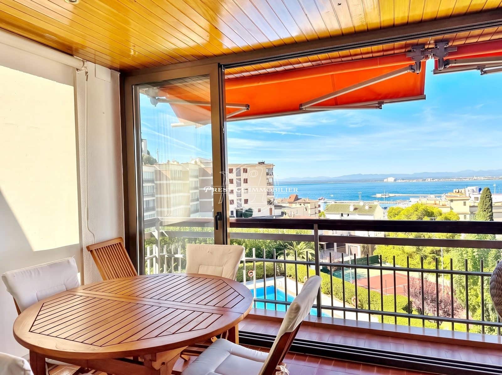 3 Zimmer Apartment zu verkaufen in Roses mit Pool - 495.000 € (Ref: 10081057)