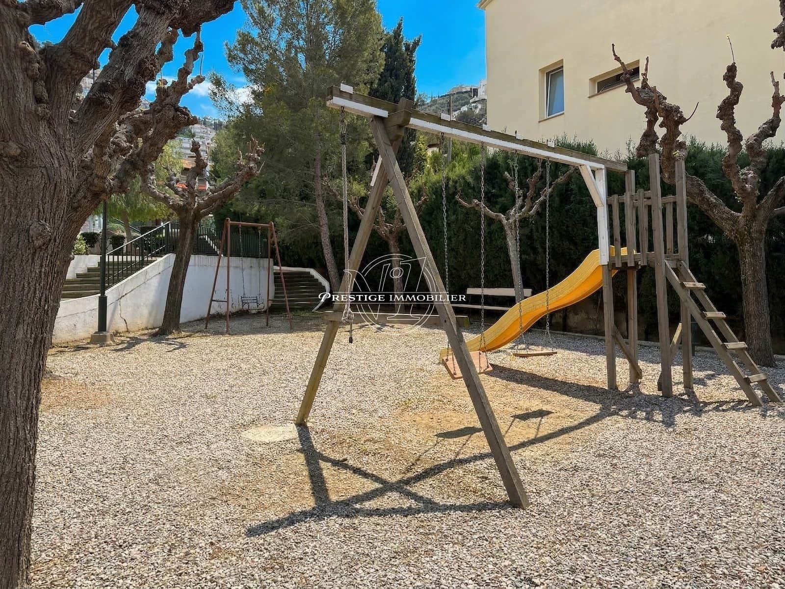 3 Zimmer Apartment zu verkaufen in Roses mit Pool - 495.000 € (Ref: 10081057)