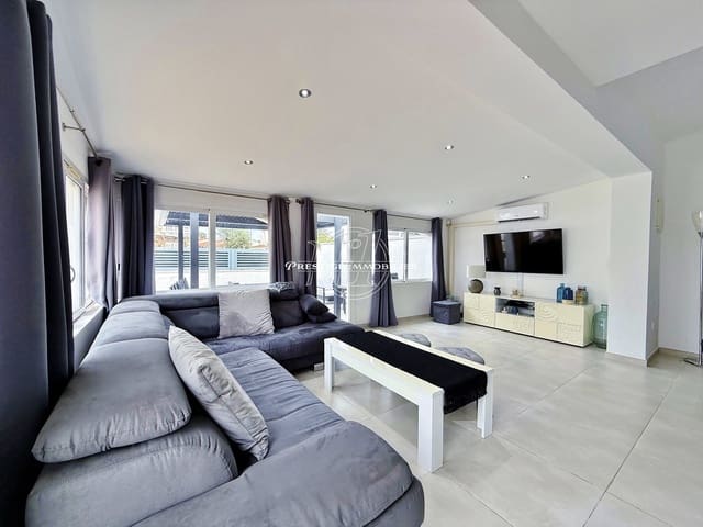 3 bedroom Villa for sale in Castelló d'Empúries - € 320,000 (Ref: 10089547)