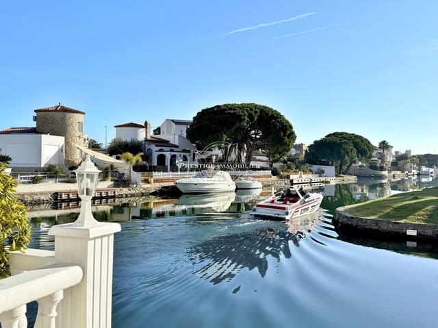 3 quarto Moradia para venda em Empuriabrava, Castelló d'Empúries - 699 000 € (Ref: 10109368)