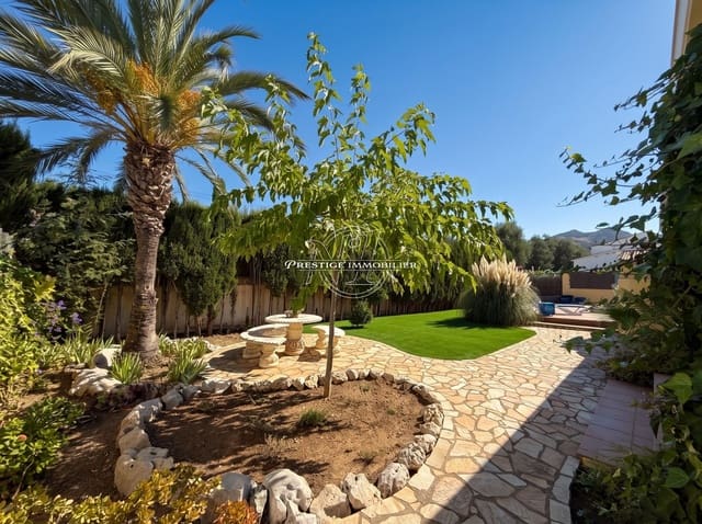 4 chambre Villa/Maison à vendre à Roses avec piscine - 795 000 € (Ref: 10115572)