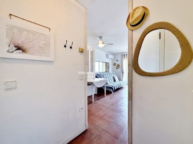 1 makuuhuone Huoneisto myytävänä paikassa Roses mukana uima-altaan - 149 000 € (Ref: 10118091)