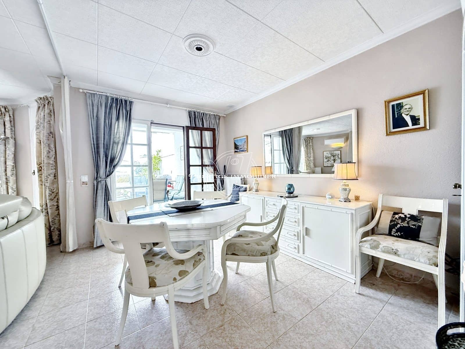 3 bedroom Villa for sale in Empuriabrava with pool garage - € 685,000 (Ref: 10125127)