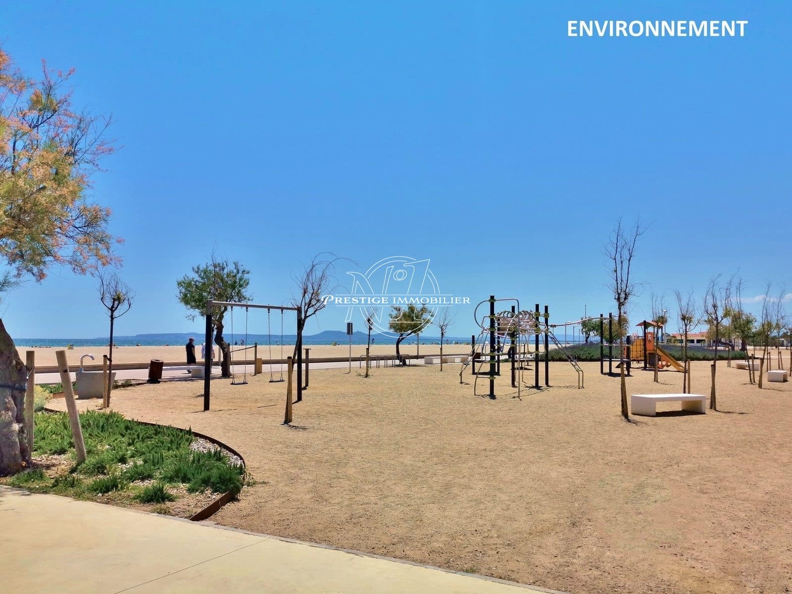 3 bedroom Villa for sale in Empuriabrava with pool garage - € 685,000 (Ref: 10125127)