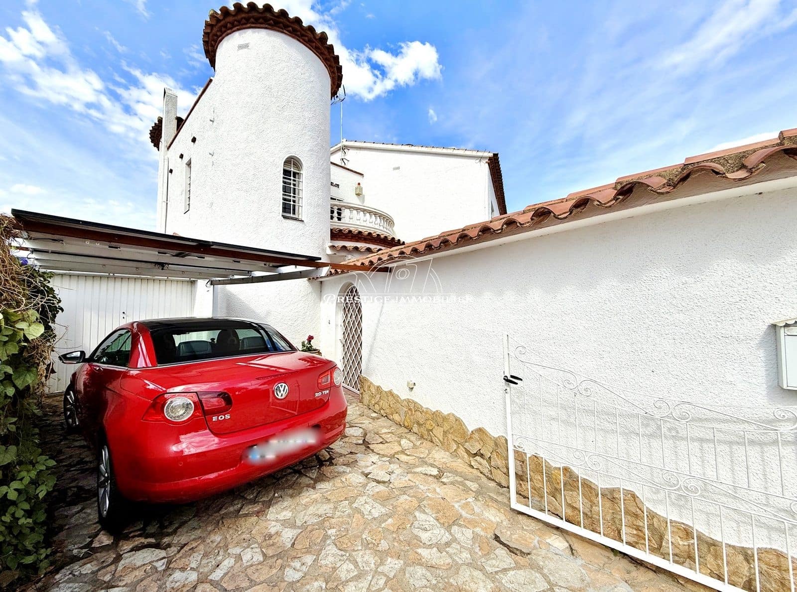 3 bedroom Villa for sale in Empuriabrava with pool garage - € 685,000 (Ref: 10125127)