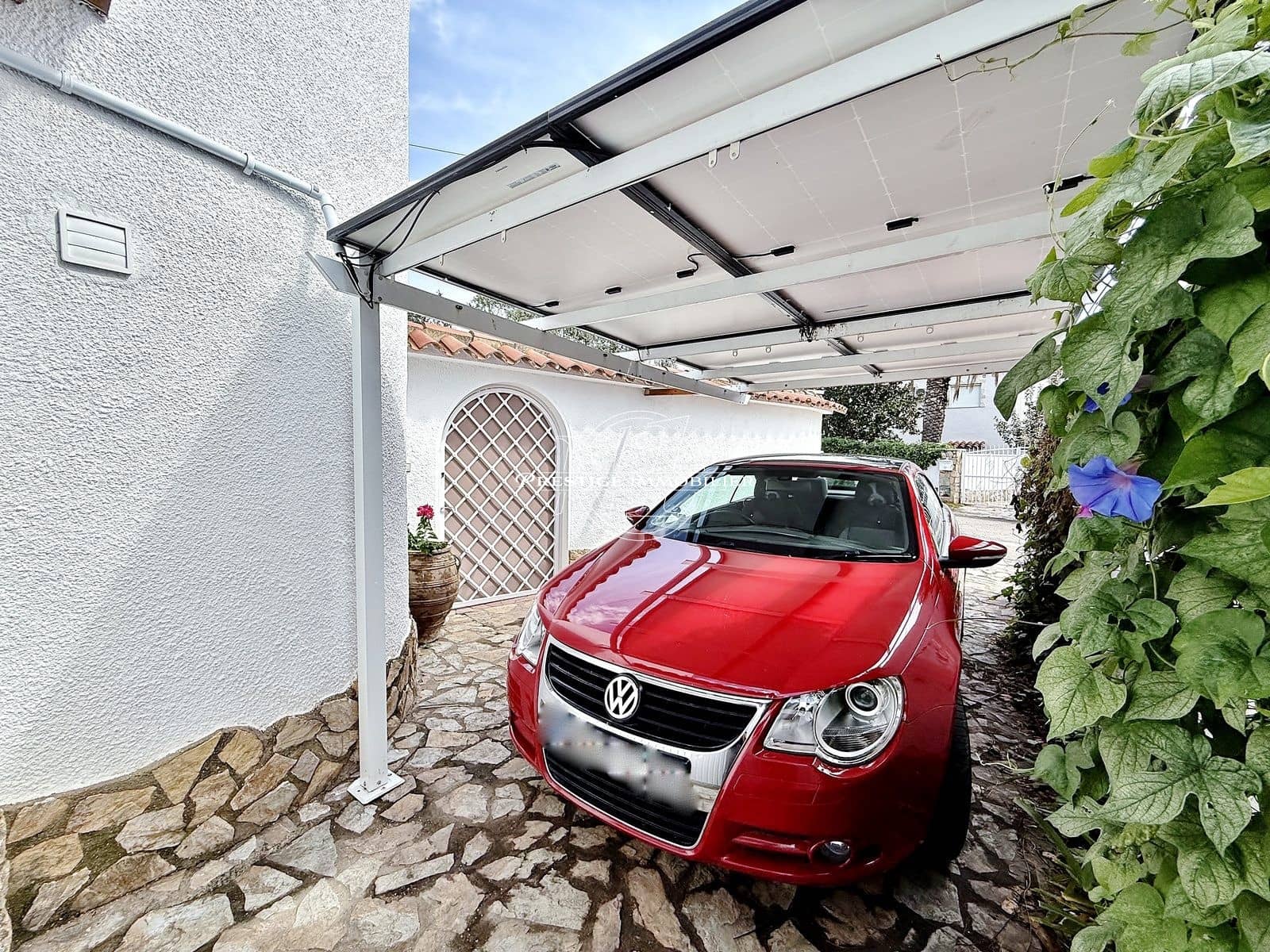 3 bedroom Villa for sale in Empuriabrava with pool garage - € 685,000 (Ref: 10125127)