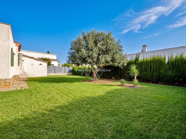 3 bedroom Villa for sale in Empuriabrava, Castelló d'Empúries with garage - € 350,000 (Ref: 10131717)