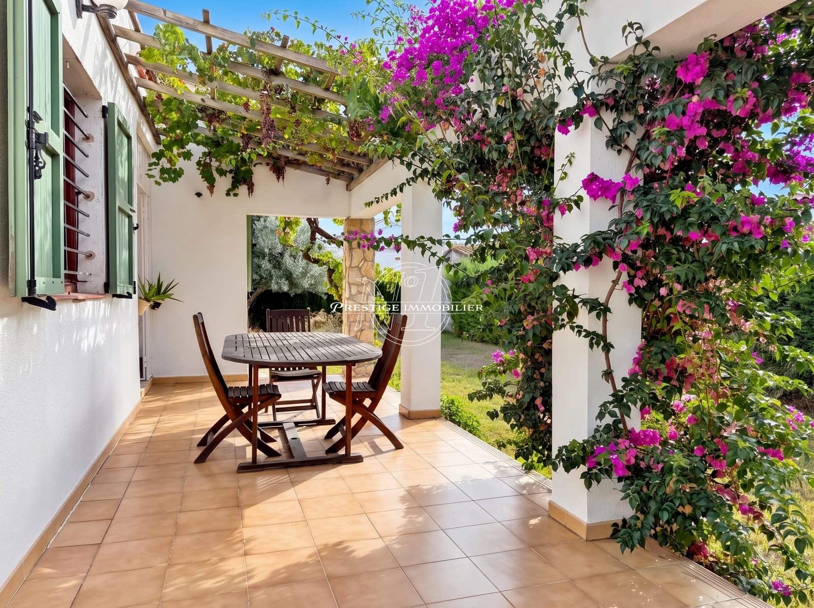 3 bedroom Villa for sale in Empuriabrava with garage - € 350,000 (Ref: 10131717)