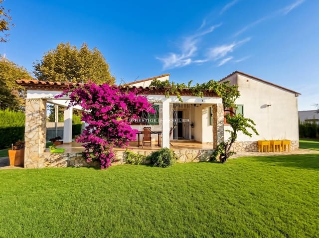 3 bedroom Villa for sale in Empuriabrava, Castelló d'Empúries with garage - € 350,000 (Ref: 10131717)