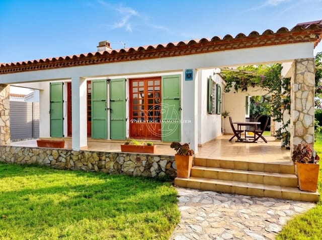 3 bedroom Villa for sale in Empuriabrava, Castelló d'Empúries with garage - € 350,000 (Ref: 10131717)
