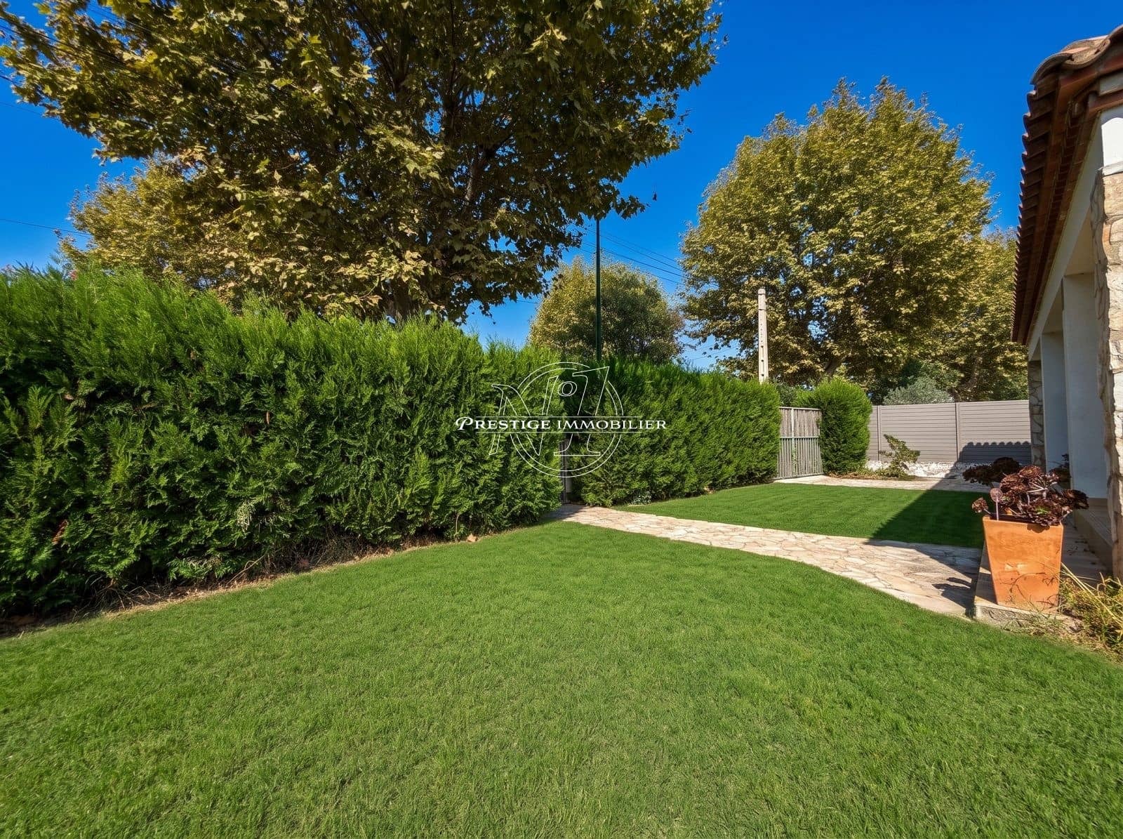 3 bedroom Villa for sale in Empuriabrava with garage - € 350,000 (Ref: 10131717)