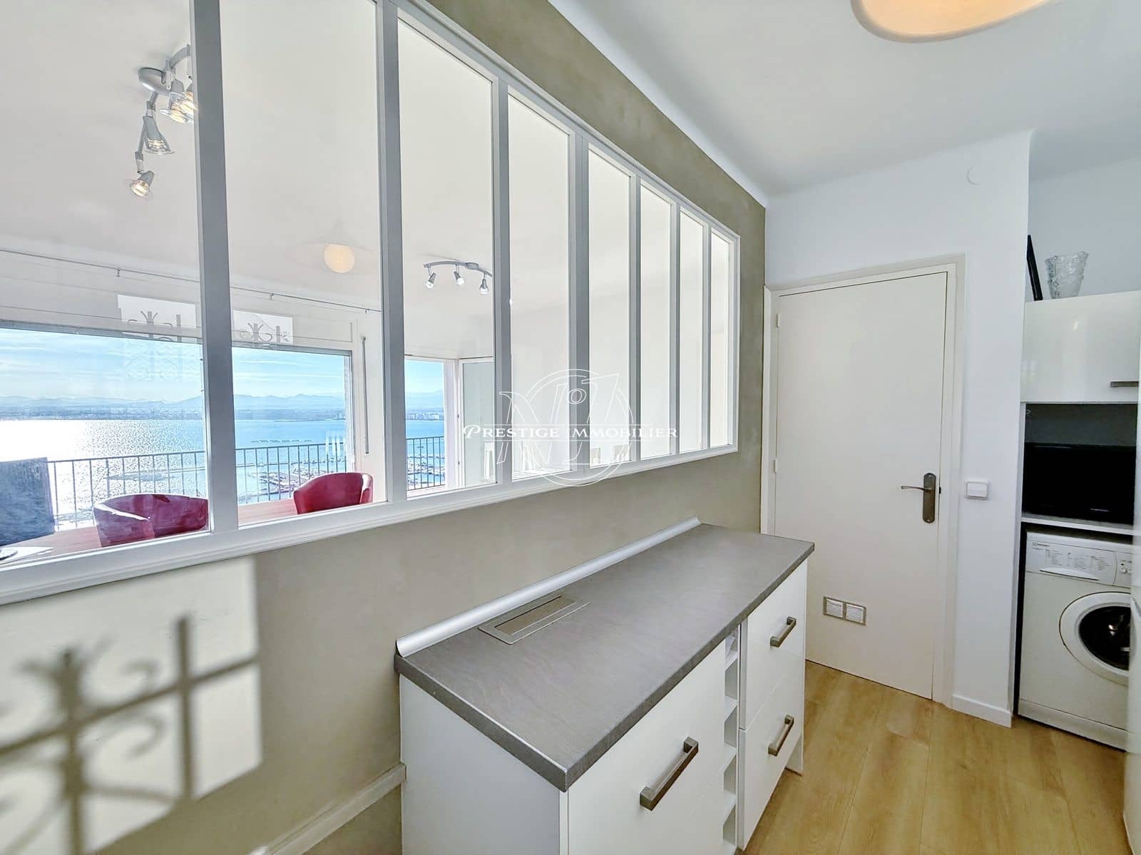 2 slaapkamer Appartement te koop in Roses met garage - € 395.000 (Ref: 10135914)