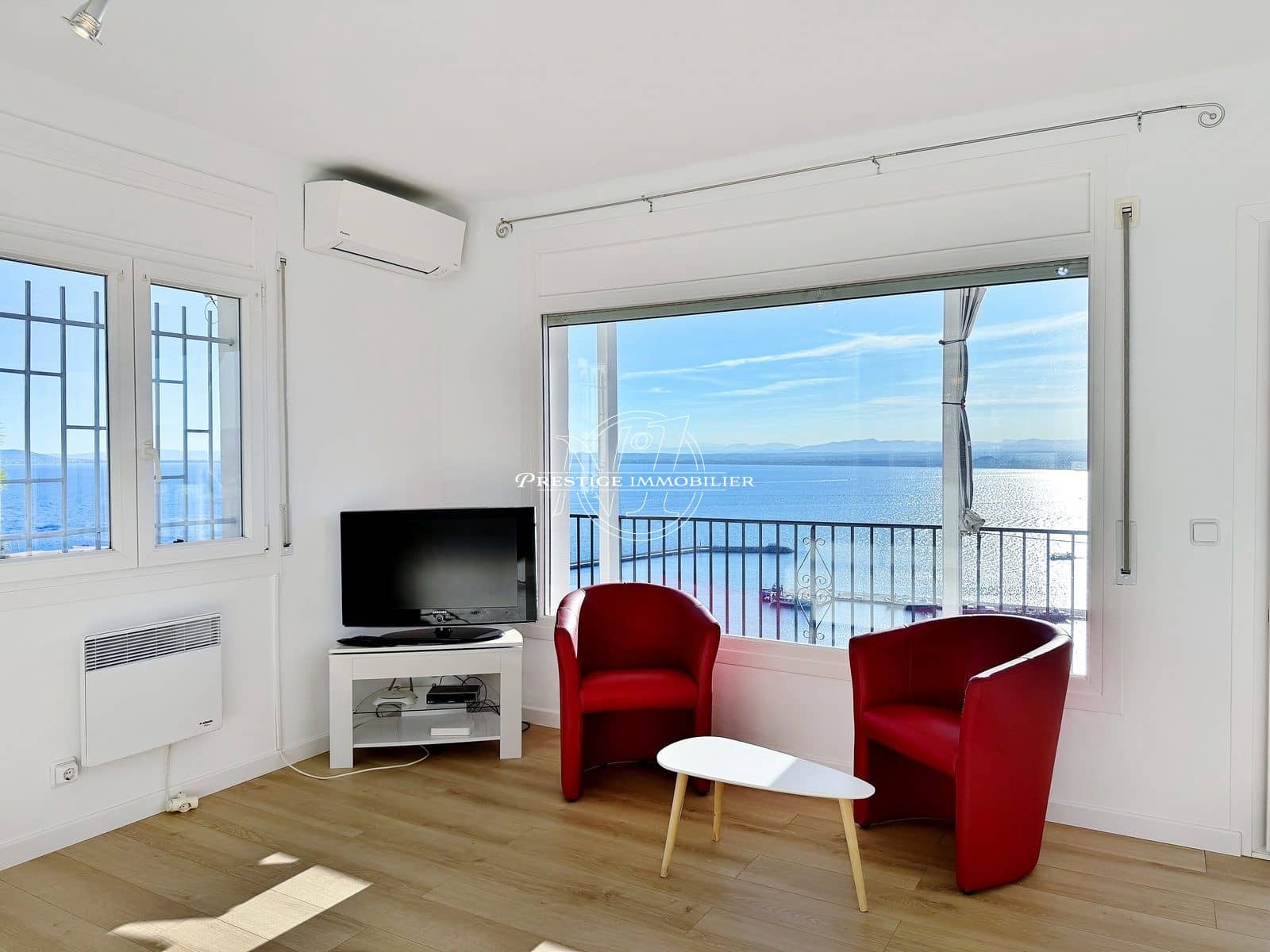2 slaapkamer Appartement te koop in Roses met garage - € 395.000 (Ref: 10135914)