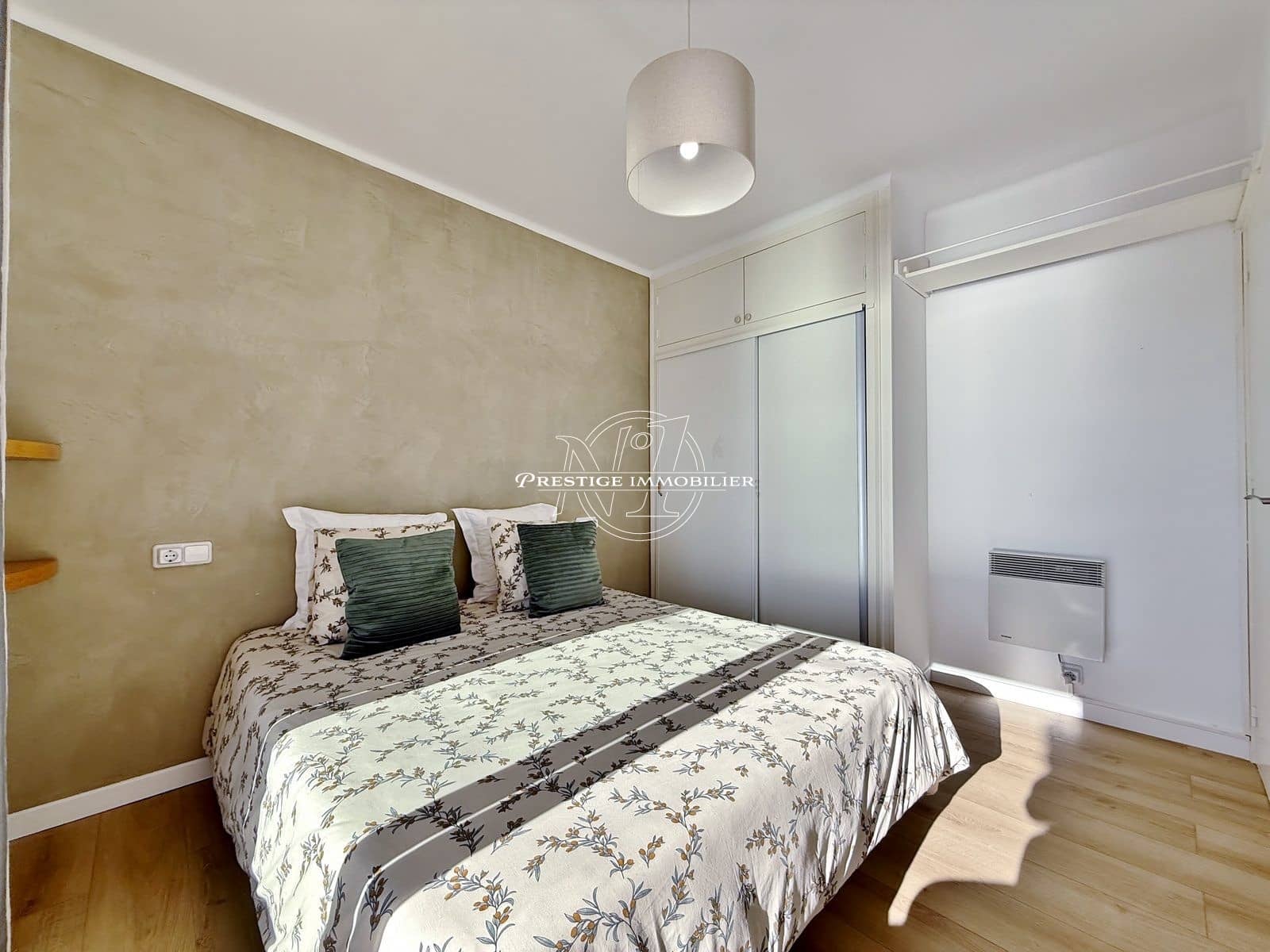 2 slaapkamer Appartement te koop in Roses met garage - € 395.000 (Ref: 10135914)