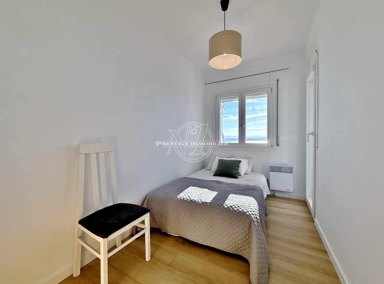 2 slaapkamer Appartement te koop in Roses met garage - € 395.000 (Ref: 10135914)