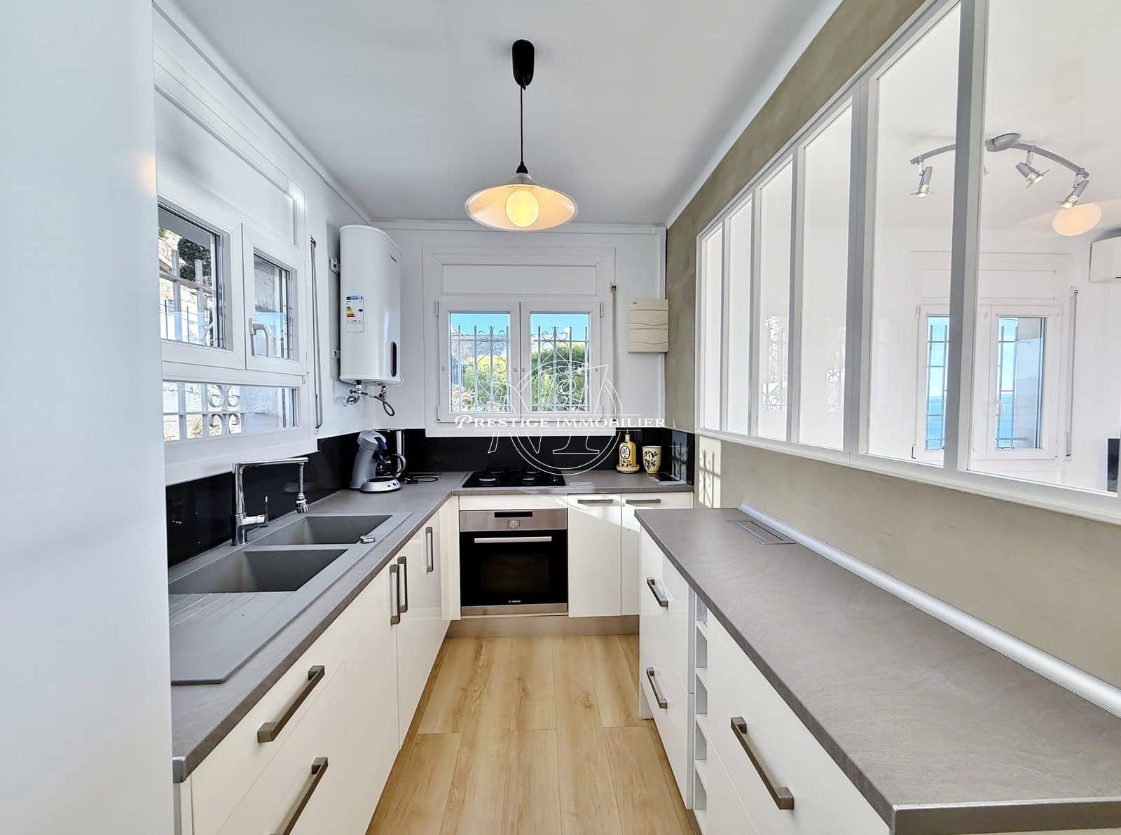 2 slaapkamer Appartement te koop in Roses met garage - € 395.000 (Ref: 10135914)