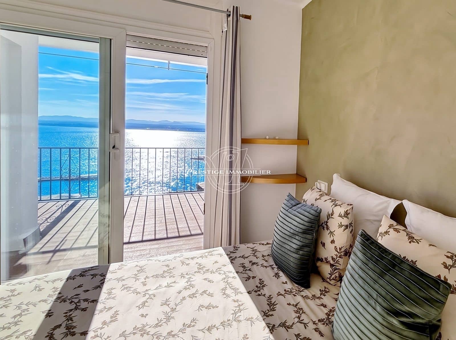 2 slaapkamer Appartement te koop in Roses met garage - € 395.000 (Ref: 10135914)