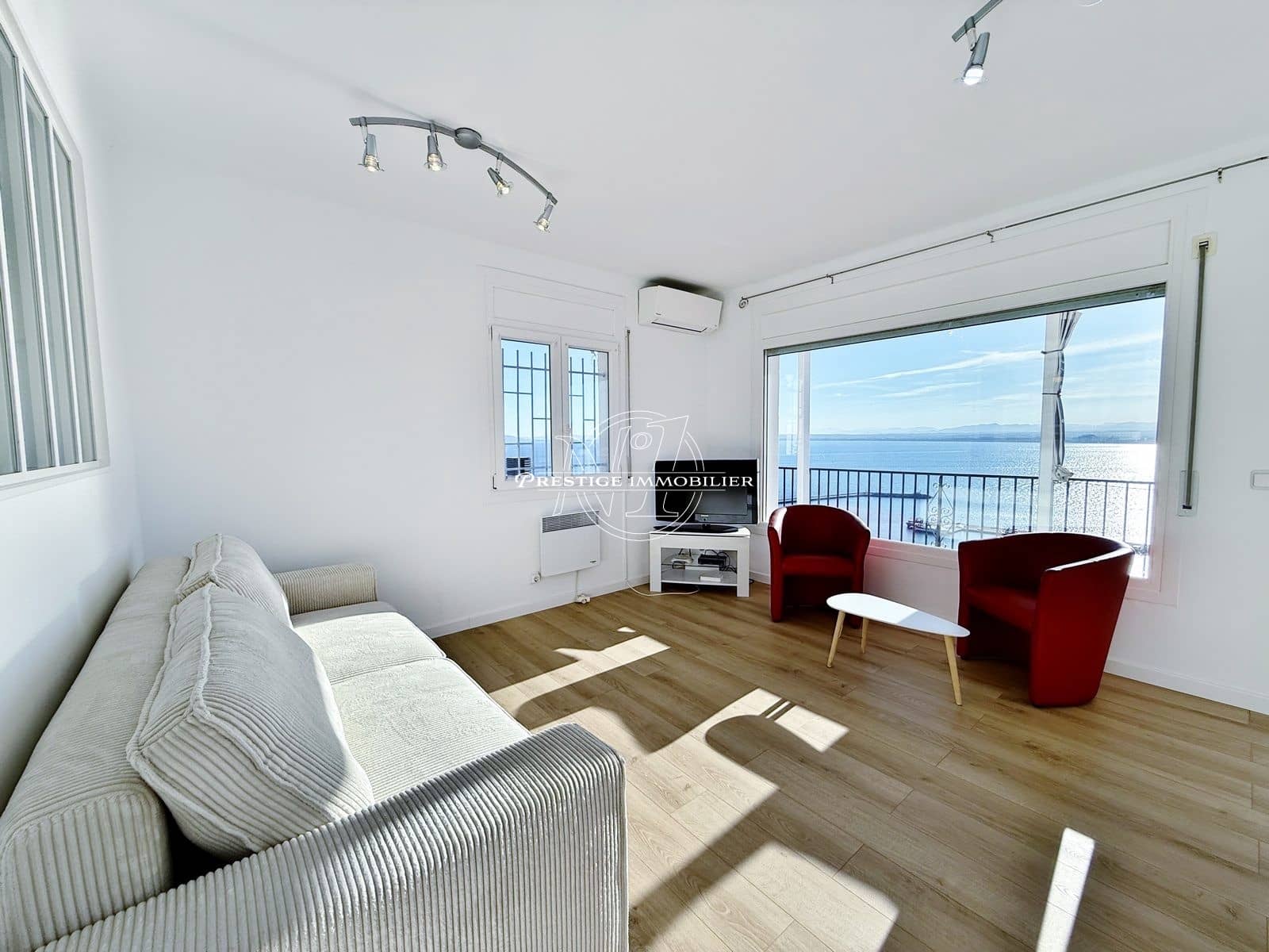 2 slaapkamer Appartement te koop in Roses met garage - € 395.000 (Ref: 10135914)