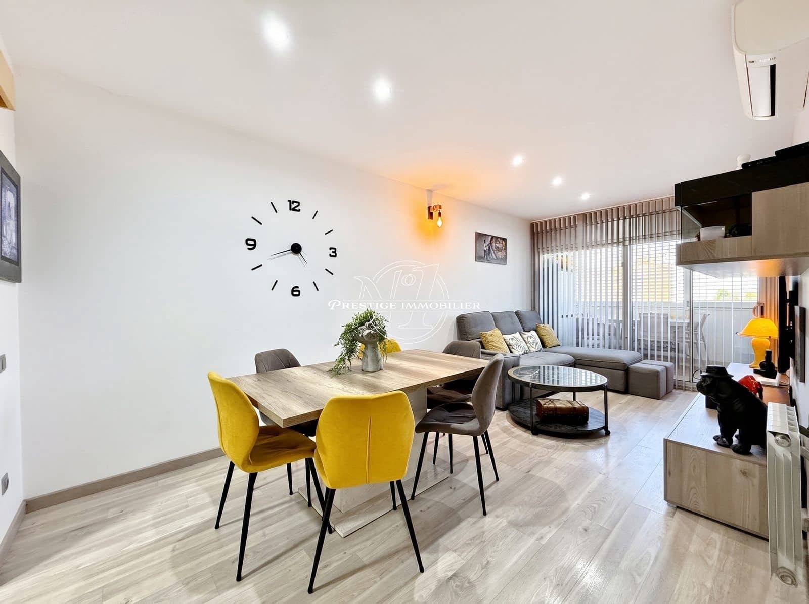 2 slaapkamer Appartement te koop in Roses - € 239.000 (Ref: 10136716)