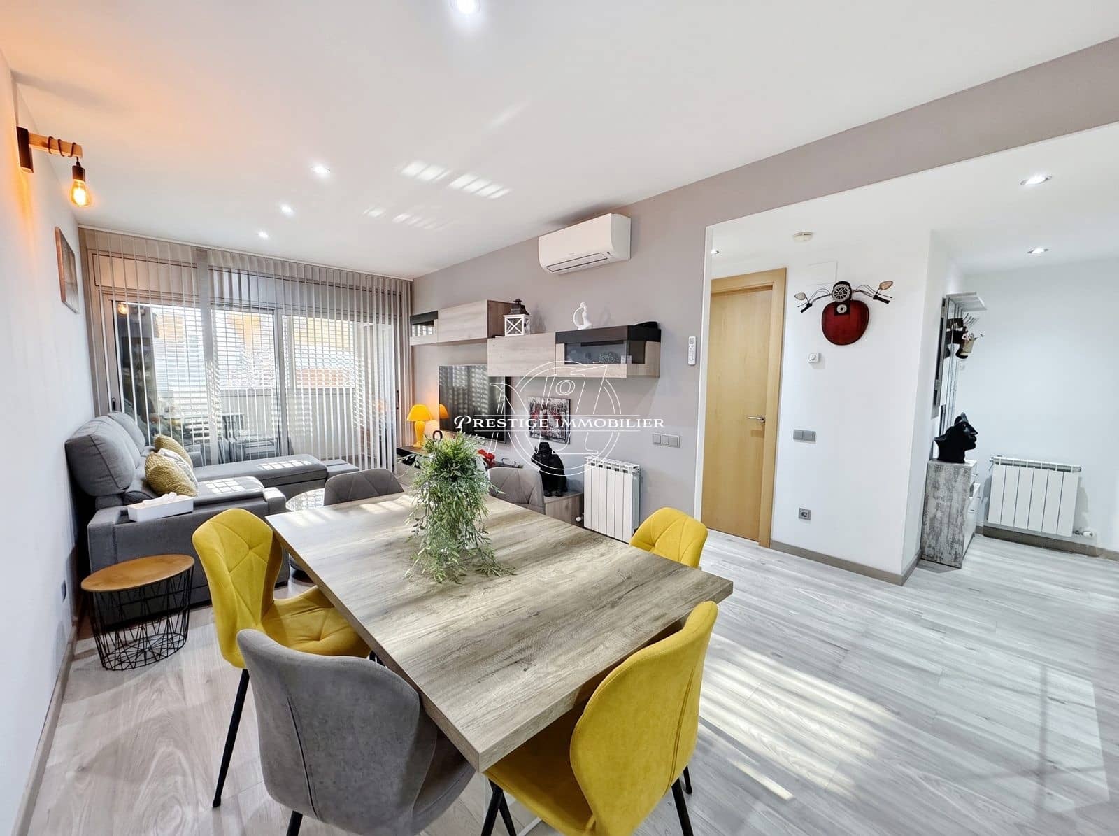 2 slaapkamer Appartement te koop in Roses - € 239.000 (Ref: 10136716)