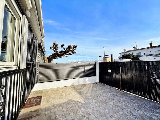 1 bedroom Apartment for sale in Empuriabrava, Castelló d'Empúries with pool garage - € 147,000 (Ref: 10141337)