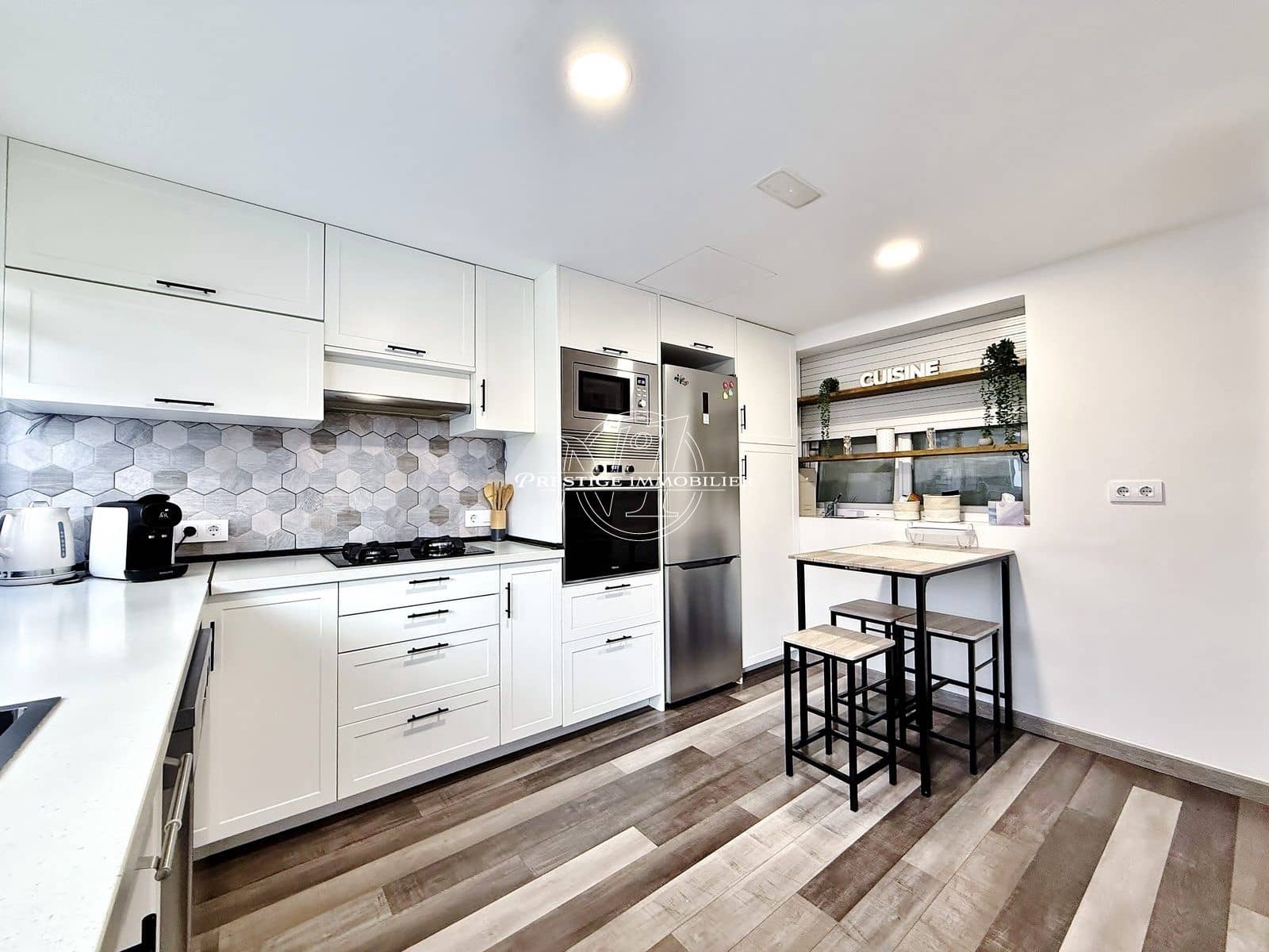 2 slaapkamer Appartement te koop in Roses met garage - € 246.000 (Ref: 10157555)