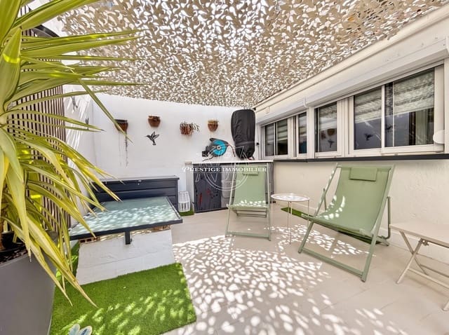2 slaapkamer Appartement te koop in Roses met garage - € 246.000 (Ref: 10157555)
