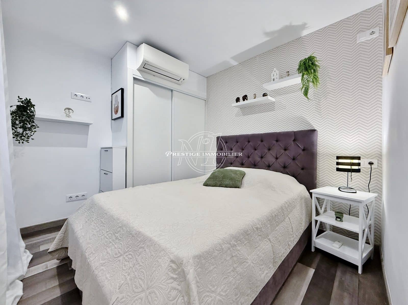 2 slaapkamer Appartement te koop in Roses met garage - € 246.000 (Ref: 10157555)
