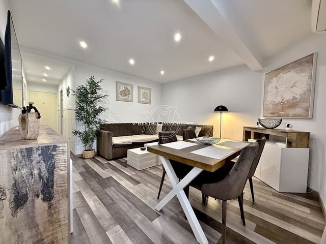 2 slaapkamer Appartement te koop in Roses met garage - € 246.000 (Ref: 10157555)