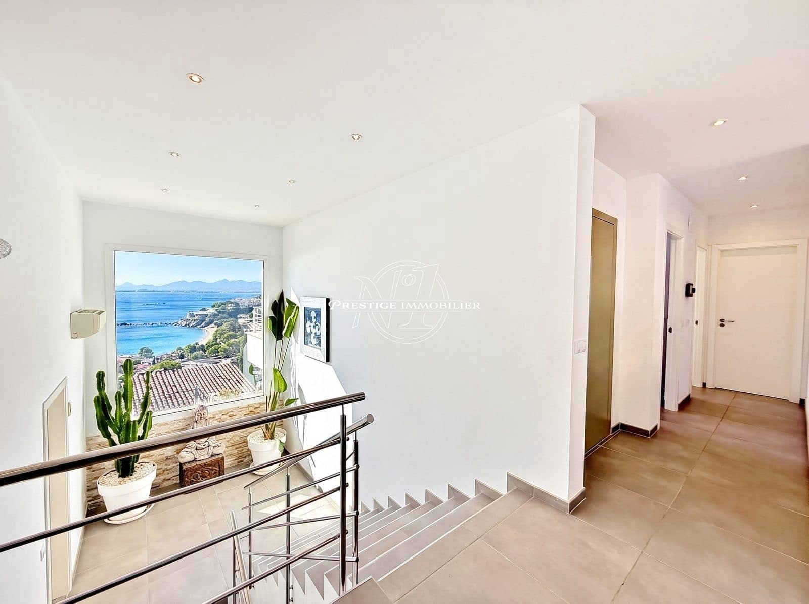 3 bedroom Villa for sale in Roses with pool garage - € 1,890,000 (Ref: 10157556)