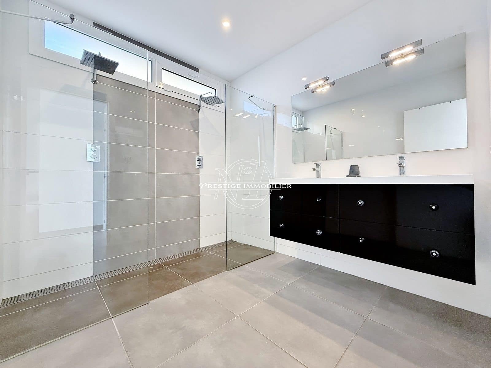 3 bedroom Villa for sale in Roses with pool garage - € 1,890,000 (Ref: 10157556)