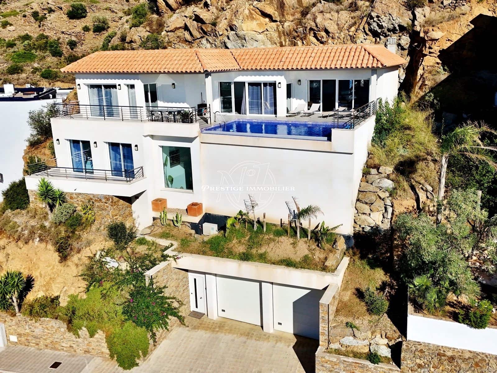 3 bedroom Villa for sale in Roses with pool garage - € 1,890,000 (Ref: 10157556)