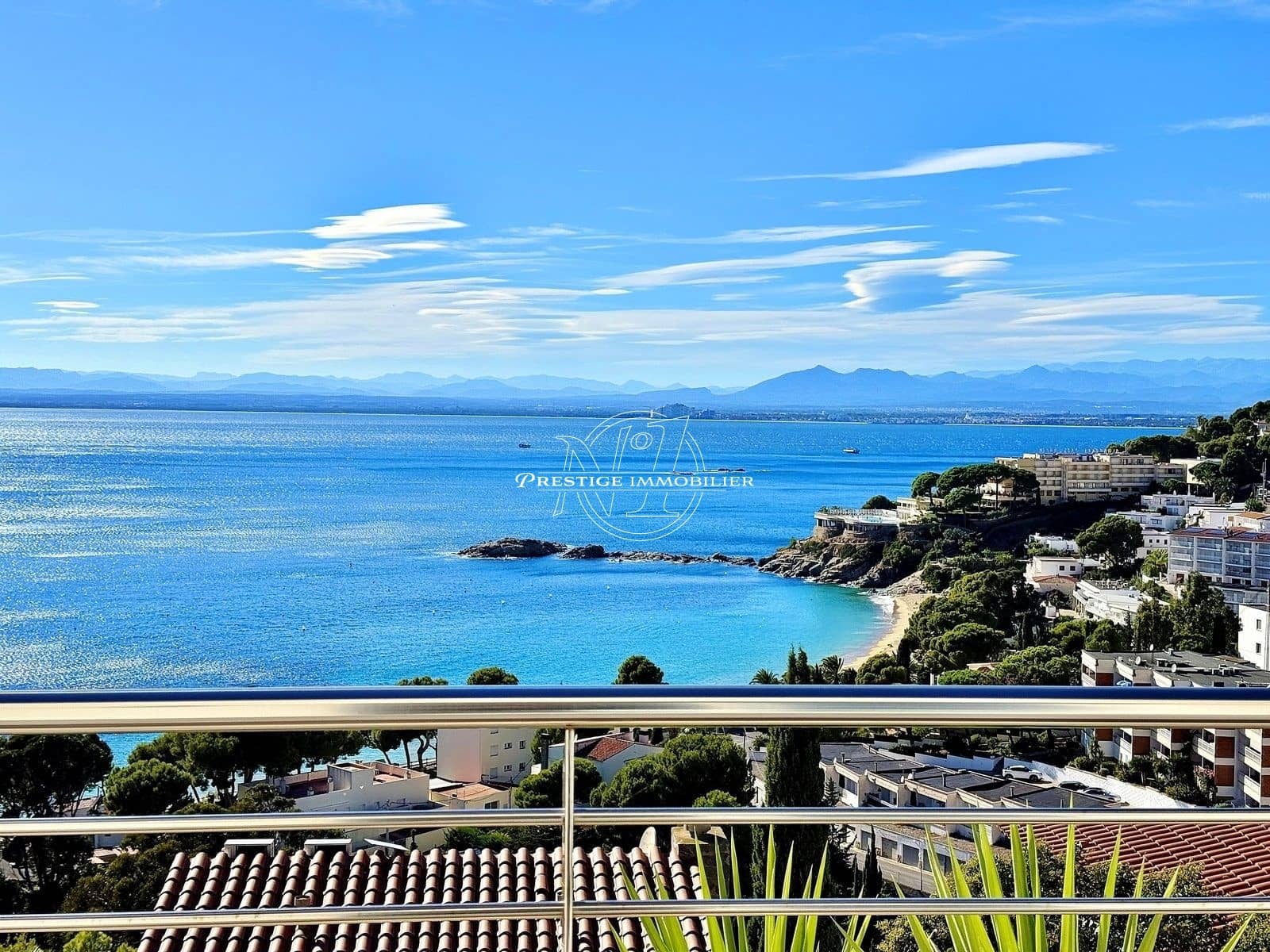 3 bedroom Villa for sale in Roses with pool garage - € 1,890,000 (Ref: 10157556)