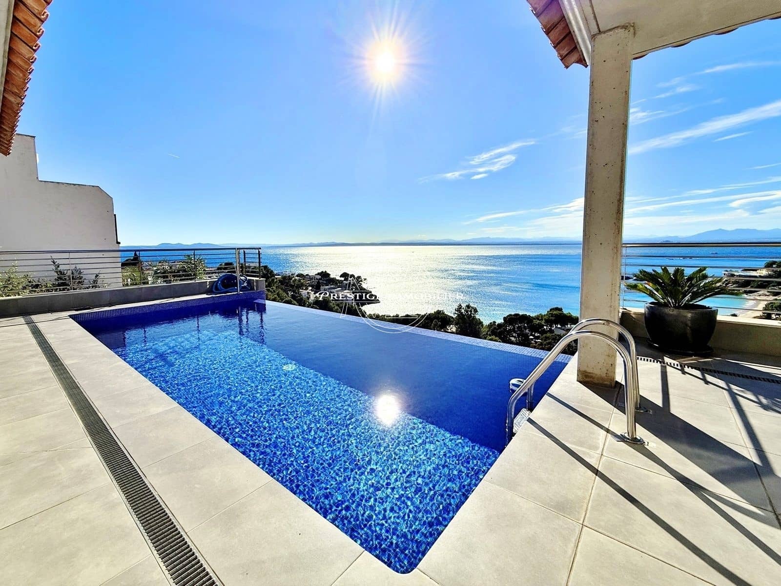 3 bedroom Villa for sale in Roses with pool garage - € 1,890,000 (Ref: 10157556)