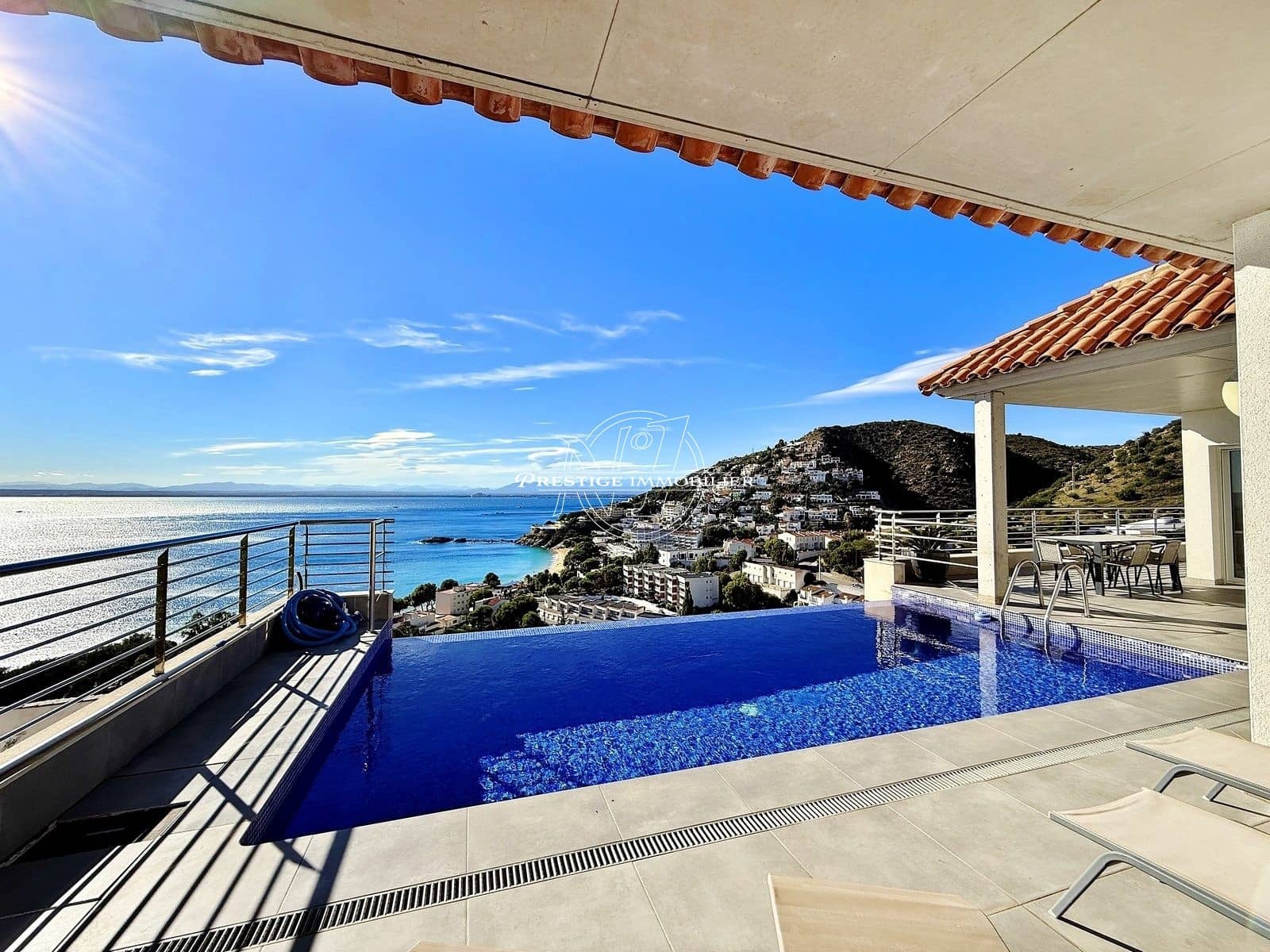 3 bedroom Villa for sale in Roses with pool garage - € 1,890,000 (Ref: 10157556)