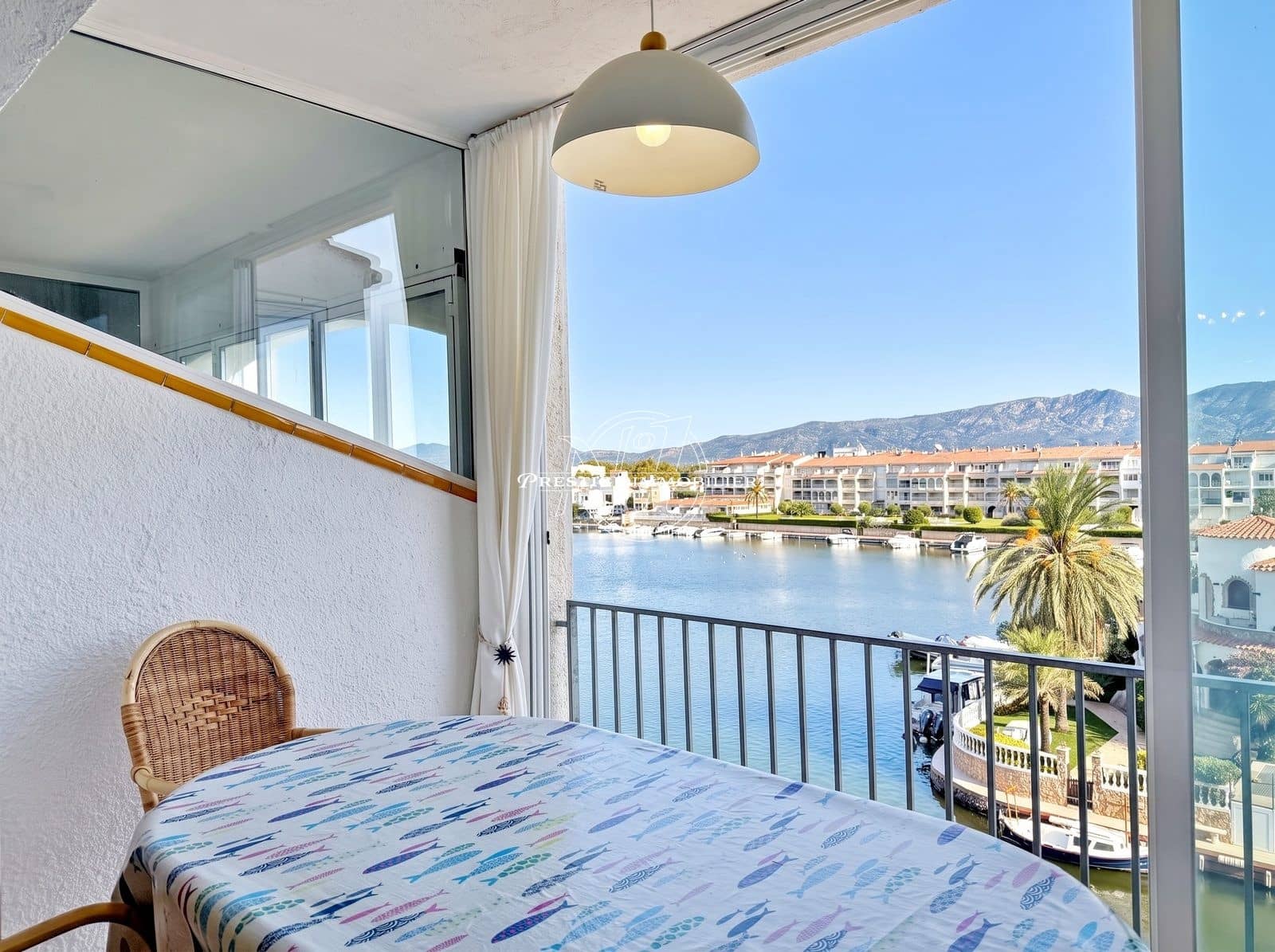 1 slaapkamer Appartement te koop in Empuriabrava met zwembad - € 150.000 (Ref: 10159274)