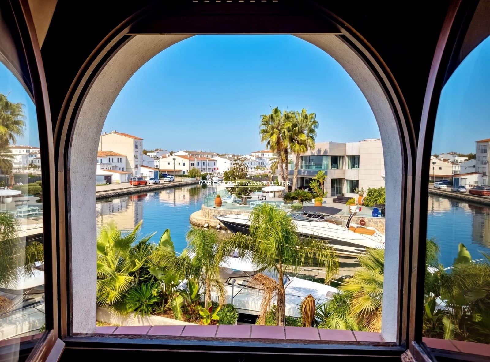 3 slaapkamer Villa te koop in Empuriabrava met zwembad garage - € 1.299.000 (Ref: 10164807)