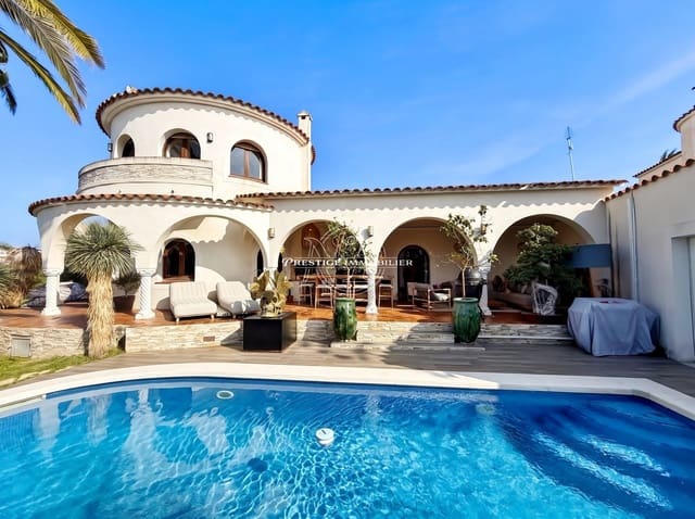 3 slaapkamer Villa te koop in Empuriabrava, Castelló d'Empúries met zwembad garage - € 1.299.000 (Ref: 10164807)