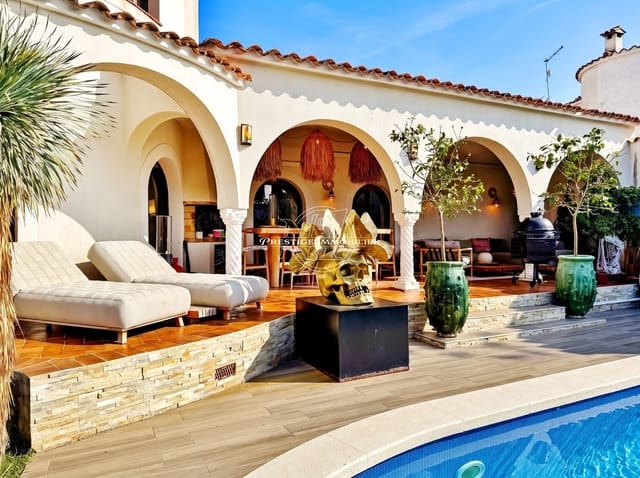 3 slaapkamer Villa te koop in Empuriabrava, Castelló d'Empúries met zwembad garage - € 1.299.000 (Ref: 10164807)