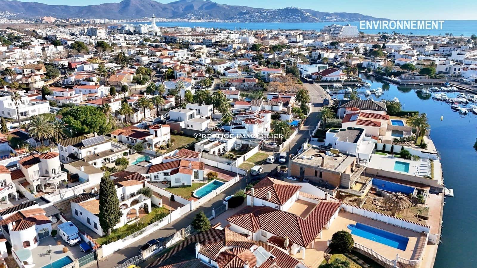 1 soveværelse Lejlighed til salg i Empuriabrava med garage - € 190.000 (Ref: 10173797)