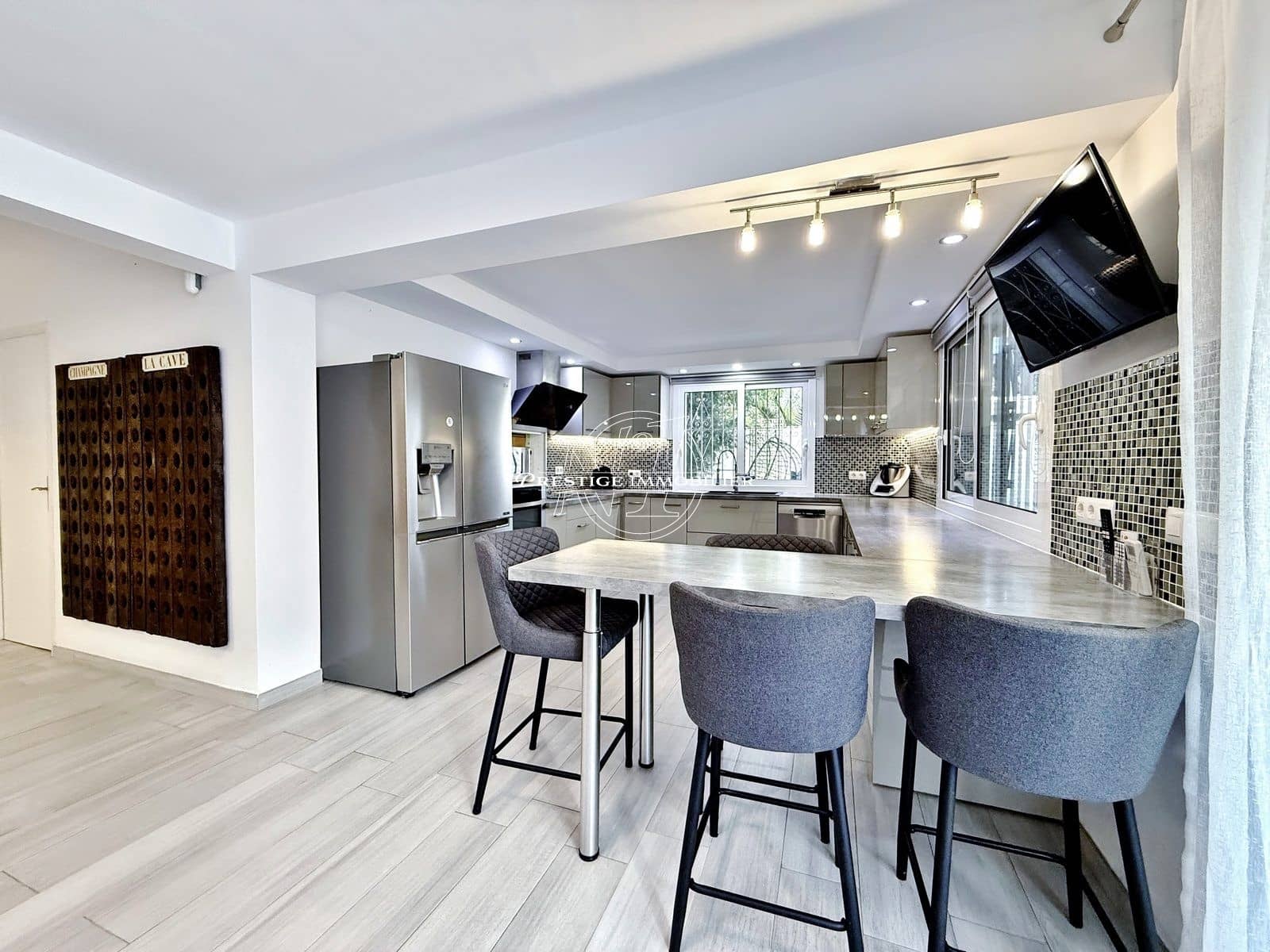 4 slaapkamer Appartement te koop in Roses met garage - € 619.000 (Ref: 10174526)