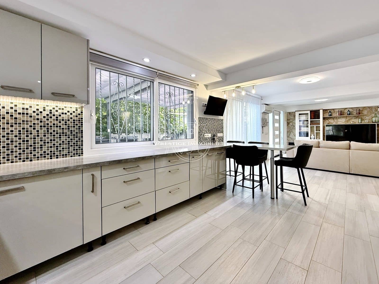 4 slaapkamer Appartement te koop in Roses met garage - € 619.000 (Ref: 10174526)