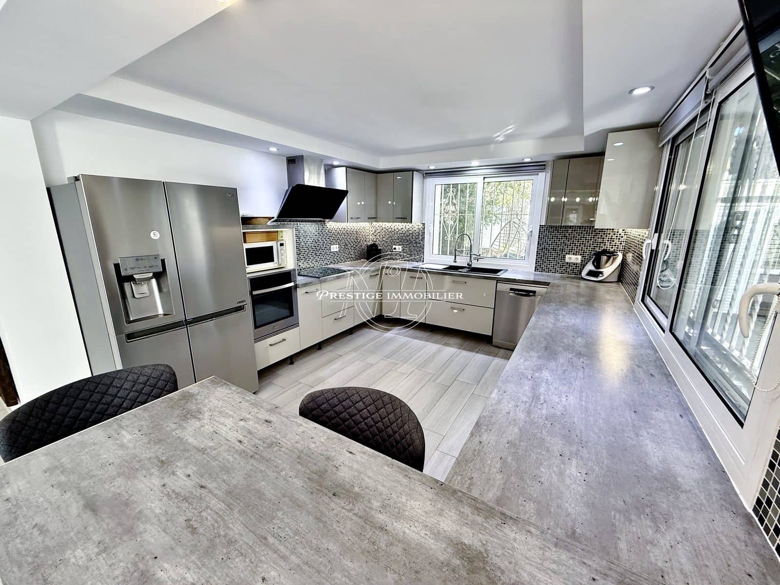 4 slaapkamer Appartement te koop in Roses met garage - € 619.000 (Ref: 10174526)