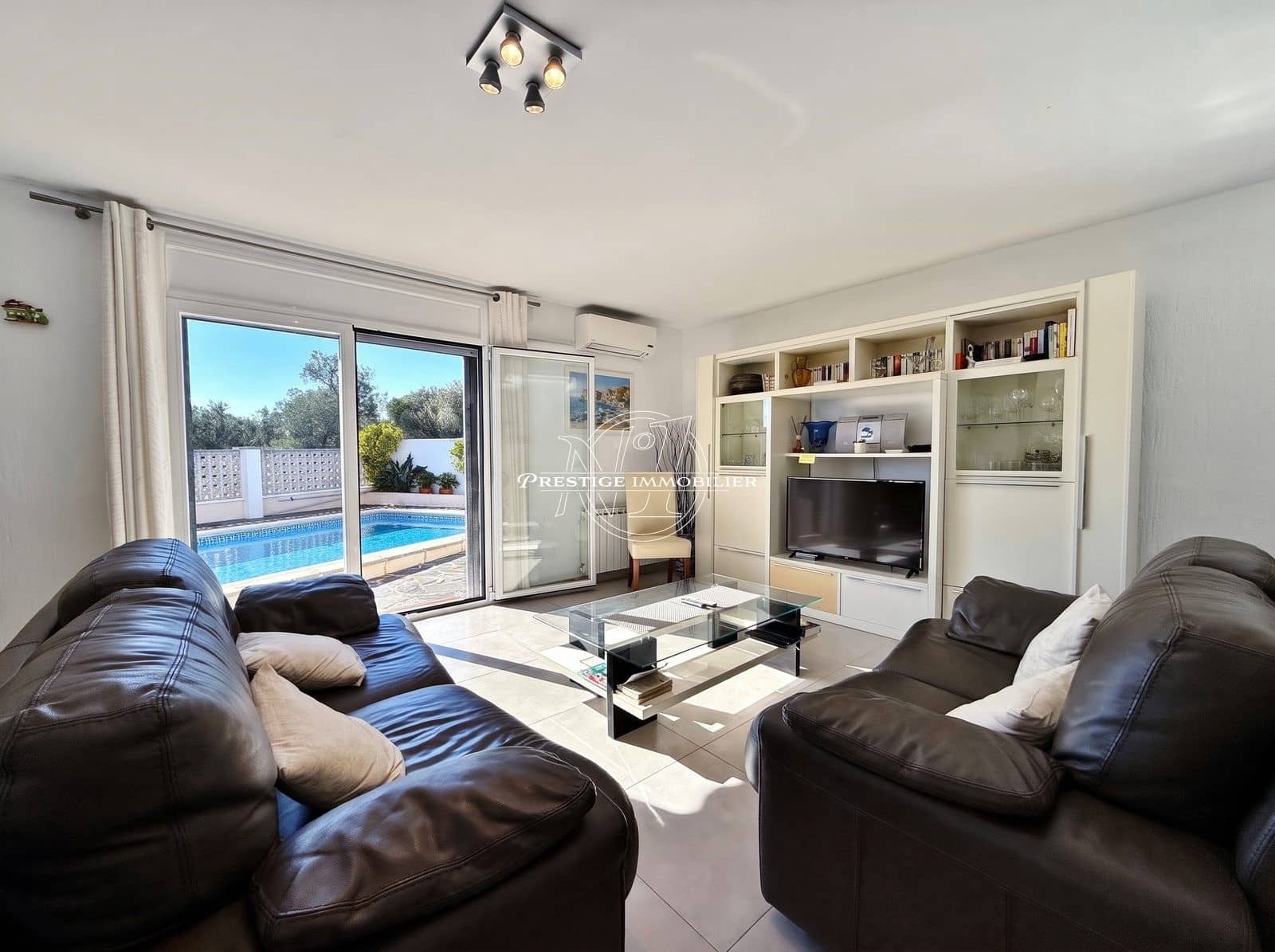 3 soveværelse Villa til salg i Roses med swimmingpool garage - € 425.000 (Ref: 10183856)