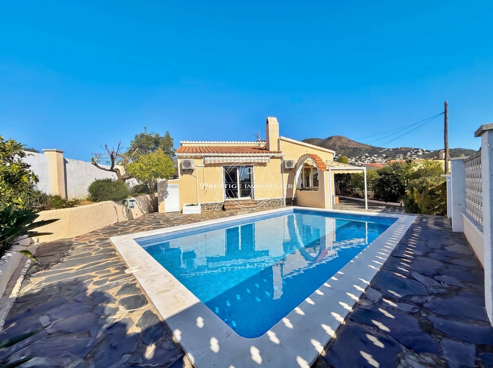 3 soveværelse Villa til salg i Roses med swimmingpool garage - € 425.000 (Ref: 10183856)